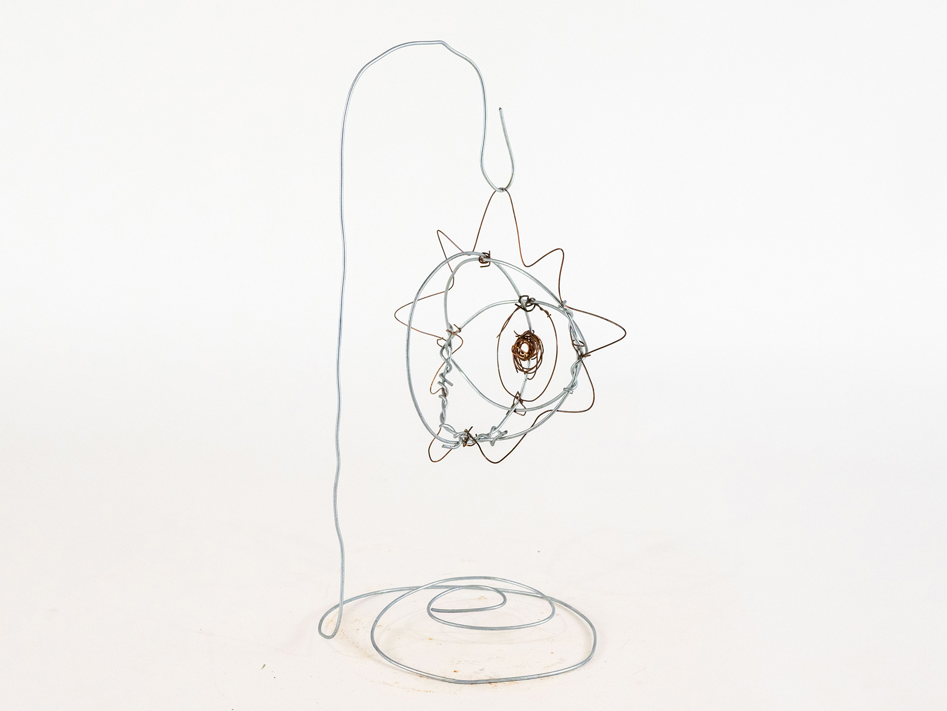 Sun Eye is Watching by Logan Lebeau - Wire sculpture